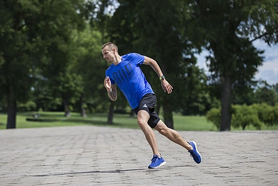 Iš kūno kultūros pamokų bėgdavęs Ignas Dombrauskis, dabar aplinkinius užkrečia bėgimo virusu