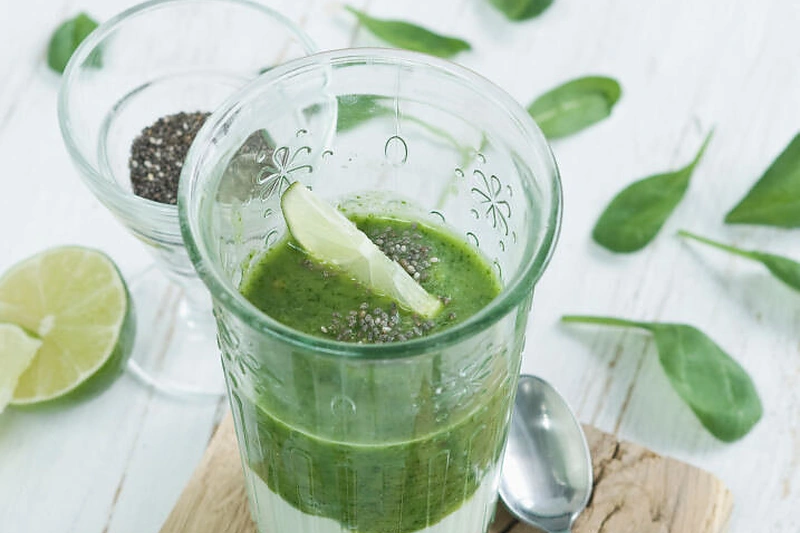 Kriaušių, agurkų ir avokadų kokteilis