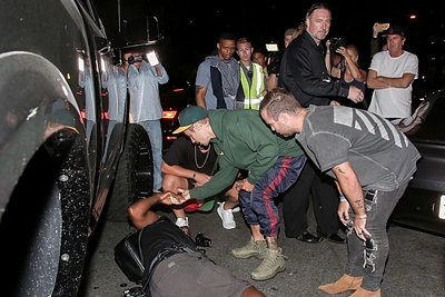 Justinas Bieberis Holivude partrenkė fotografą