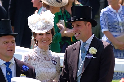 Jungtinės Karalystės princui ir Kembridžo hercogienei Catherine rekomenduota atsisakyti plano susilaukti trečios atžalos