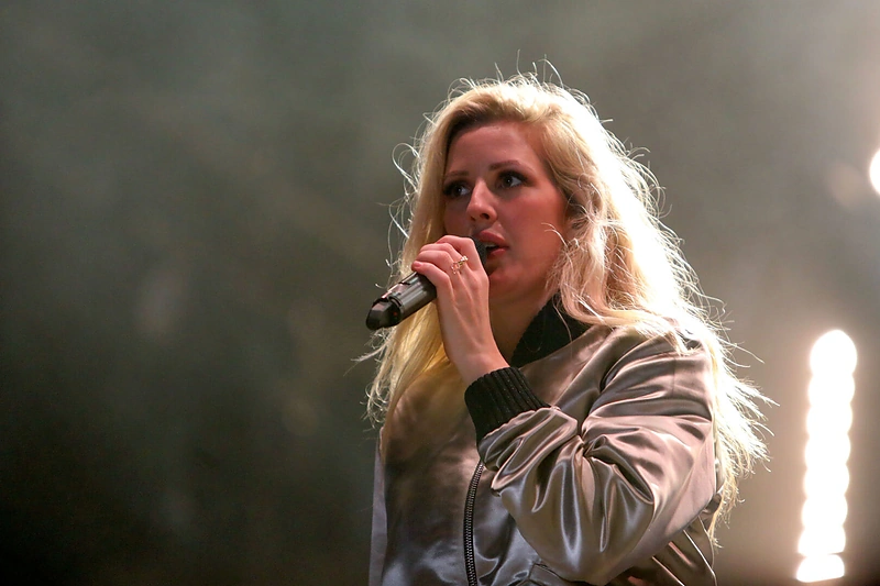 Ellie Goulding koncerto akimirka