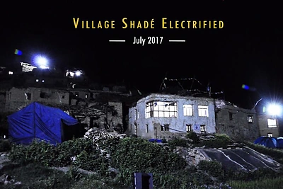 Aurimas Viržintas kartu su kitais savanoriais diegė elektrą atokiame Himalajų kaime