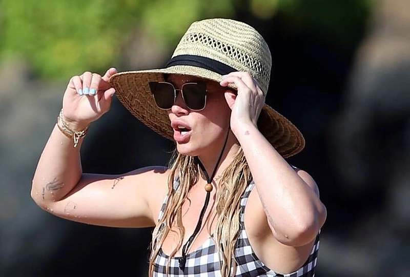 Hilary Duff atostogos Havajuose