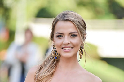 „2 Barai“ tiesioginėje transliacijoje Vaida Skaisgirė pademonstravo gundantį įvaizdį