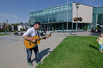 „Purpuriniame vakare“ – netikėti duetai ir lietus