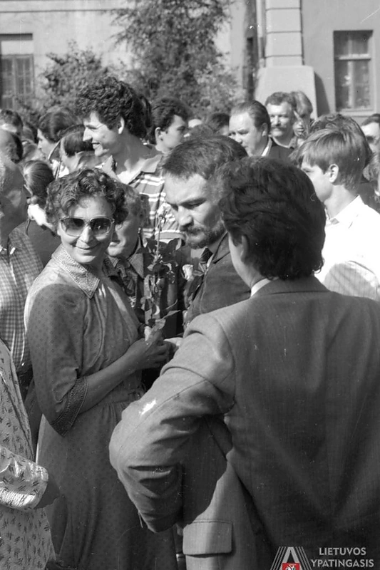 Nijolė Sadūnaitė ir Vytautas Bogušis mitingo dieną / Lietuvos ypatingojo archyvo nuotr.