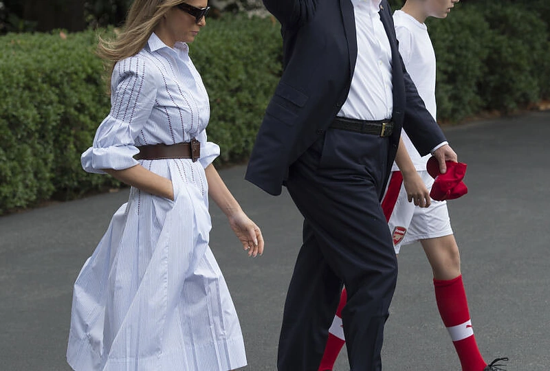 JAV prezidentas Donaldas Trumpas su žmona Melania ir sūnumi Barronu