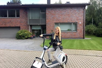 Justina Stambrauskaitė dėkoja Ugniui Kiguoliui: turi naują transporto priemonę