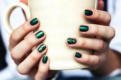 5 madingiausios nagų spalvos šį rudenį