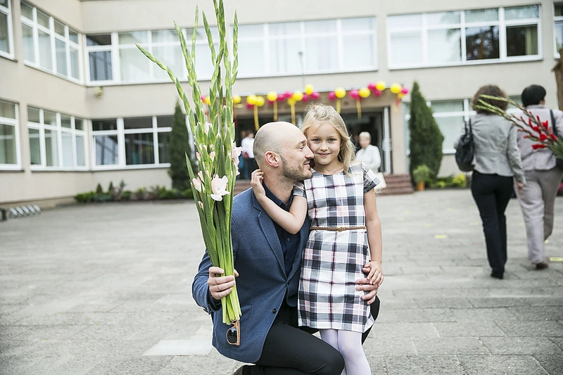 Į pirmą klasę dukrą Smiltę palydėjo Donatas Baumila, kartu - ir jo brolis Vaidas Baumila