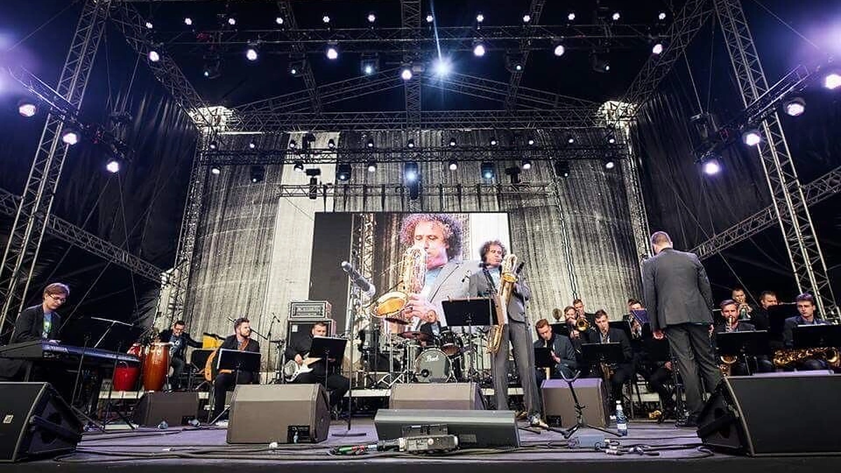 Klaipėdos džiazo orkestras ir Francisco Angel Blanco „Latino“ 23-iojo Klaipėdos pilies džiazo festivalio metu