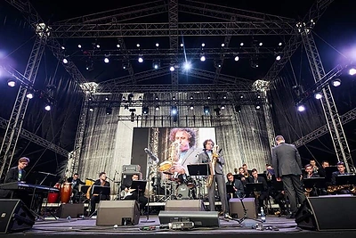 Klaipėdos džiazo orkestras ir Francisco Angel Blanco „Latino“ 23-iojo Klaipėdos pilies džiazo festivalio metu