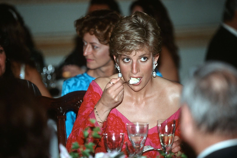 Princesė Diana tik per pokylius leisdavo sau nukrypti nuo maisto apribojimų