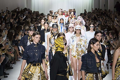 „Versace“ 2018-ųjų pavasaris ir vasara