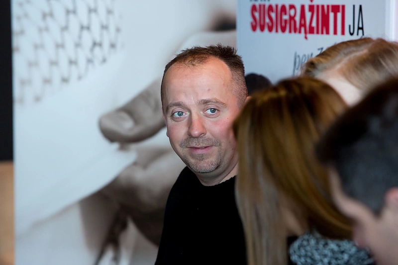 Pristatyta A. Žiurausko romantinė komedija „Kaip susigrąžinti ją per 7 dienas“