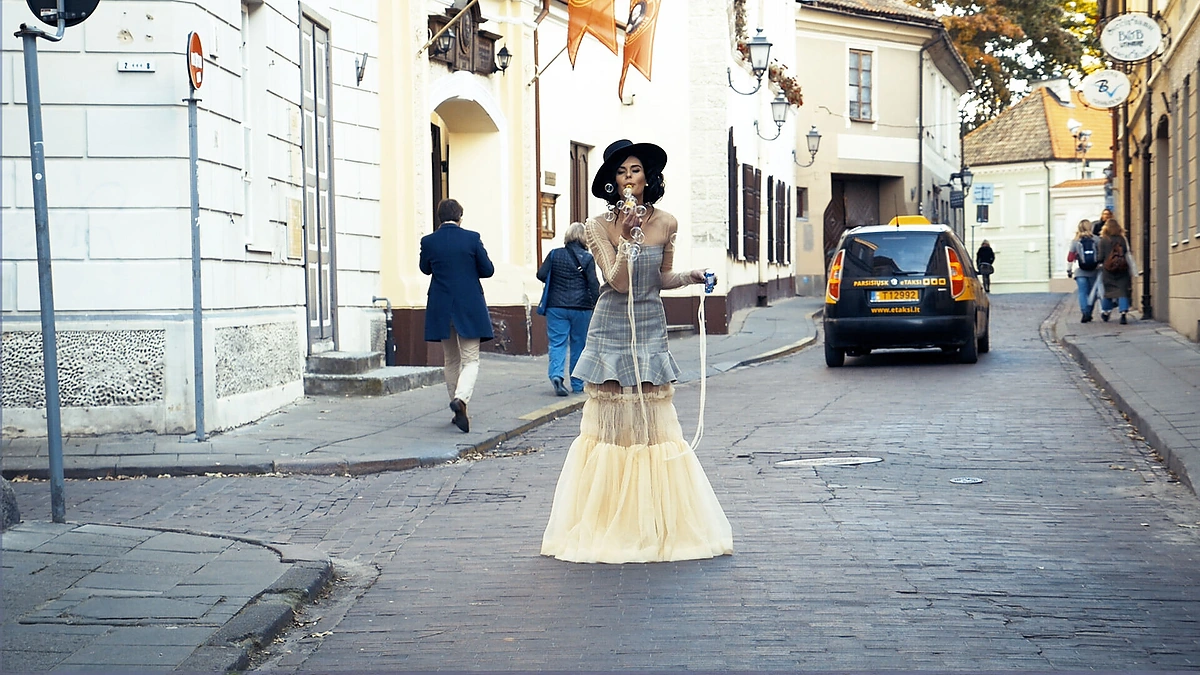 Sequence 08.00_00_18_30.Still035