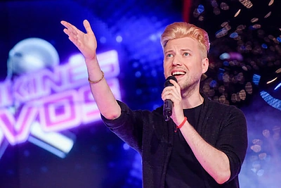 Dėl pergalės „Muzikinėse kovose“ Sasha Song atsiaugino plaukus