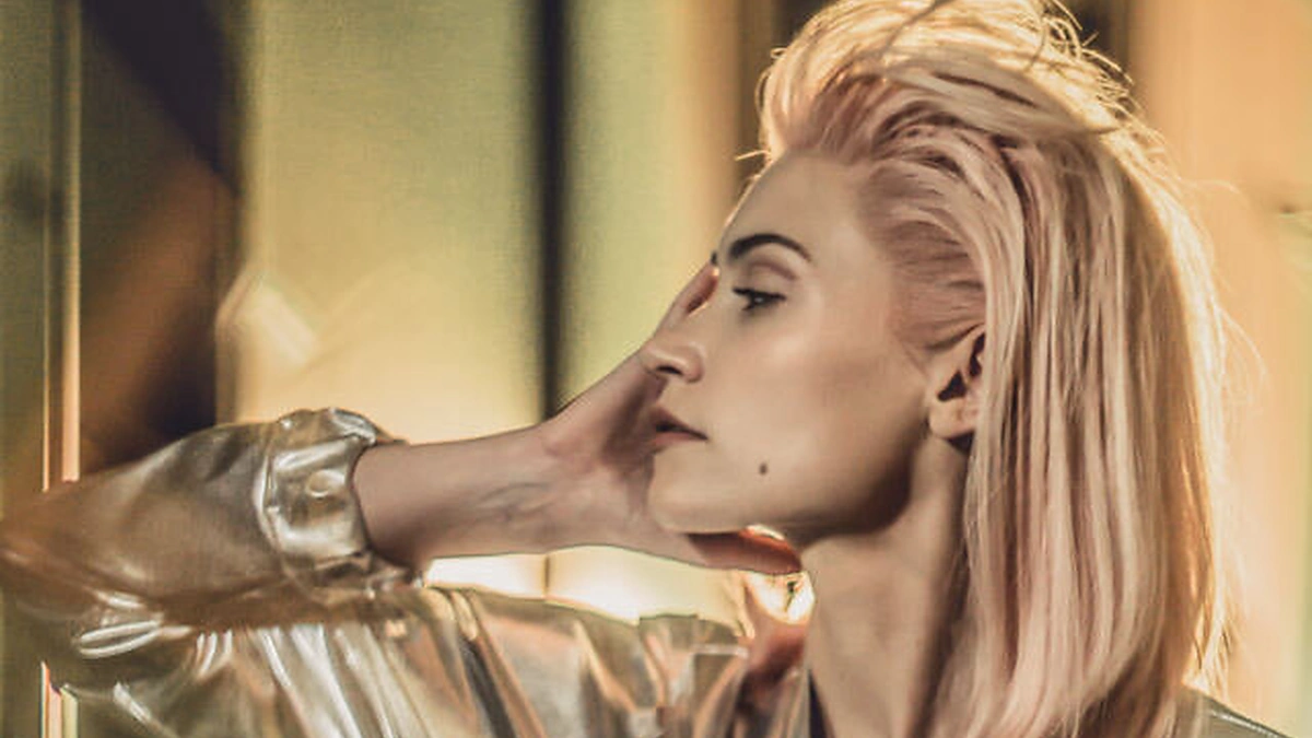 „Atwins“ įvaizdžiai „Blade Runner 2049“ tema