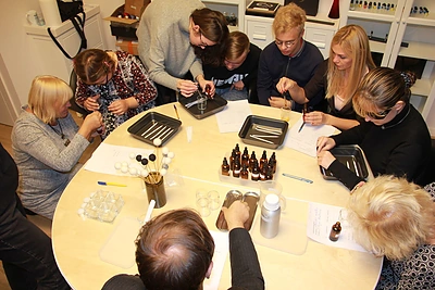 Nomeda Marčėnaitė iliustravo knygą neregiams