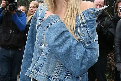 Džinsiniai švarkeliai – ant bangos