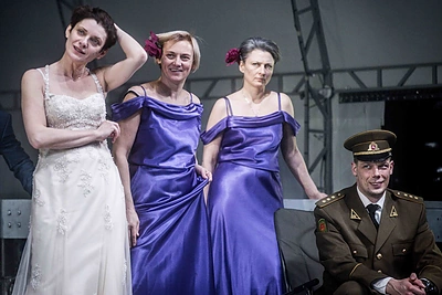 K/164: Lietuva: kita srovė – spektaklio „Trys seserys“ recenzija