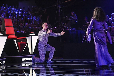 Kodėl Donatas Montvydas parklupo ant kelių?