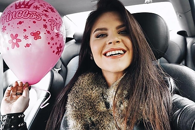 Tinklaraštininkė Inga Žuolytė gimtadienio proga gavo fantastišką dovaną: „Atsibudau ir pamačiau jį klūpintį“