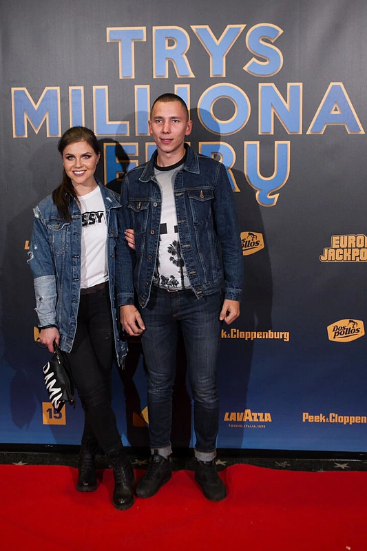 Tinklaraštininkė Inga Žuolytė su sužadėtiniu Adomu