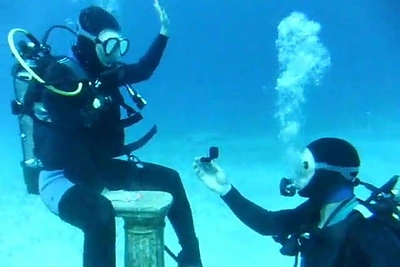 Įspūdingiausių sužadėtuvių rinkimai: povandeninės Paulinos ir Robert meilės istorija