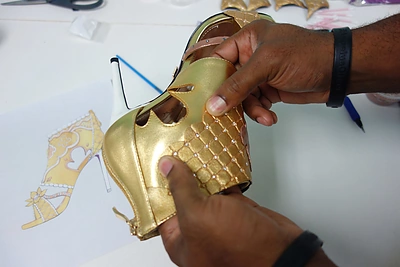 Debbie Wingham sukūrė brangiausius batelius pasaulyje