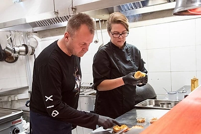 Grupė BIX pristatė savo vardo mėsainį