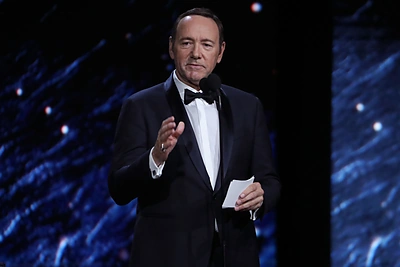 „Kortų namelį“ sugriovė sekso skandalas?