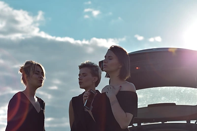 Naujajame grupės OKATA vaizdo klipe – netikėta lopšinės interpretacija