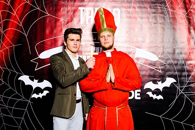 Įspūdingais kostiumais pasipuošę lietuvaičiai neatsispyrė Helovino linksmybėms