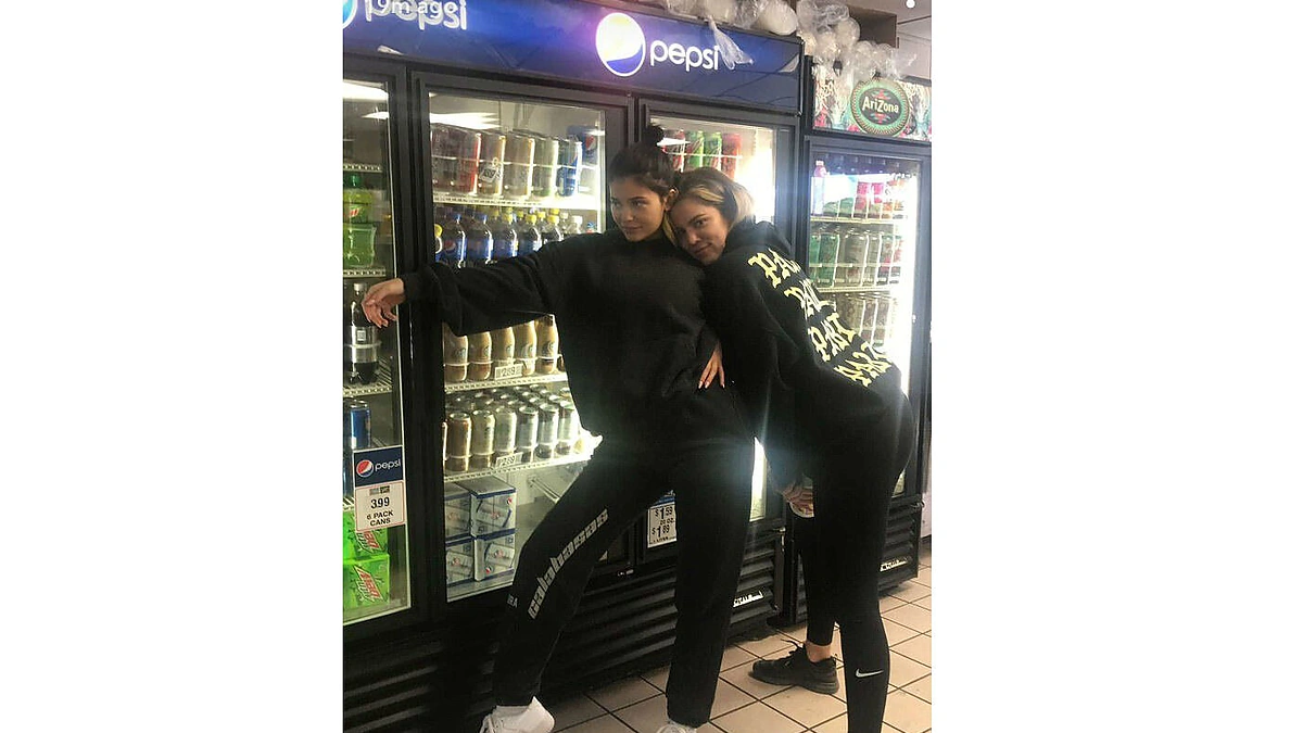 Kylie Jenner ir Khloe Kardashian