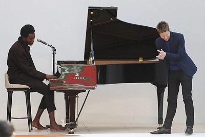 Christopheris Bailey ir Benjamin Clementine
