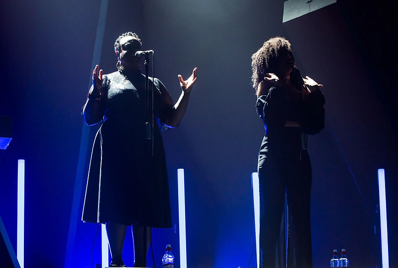 „Hurts“ koncerto akimirkos