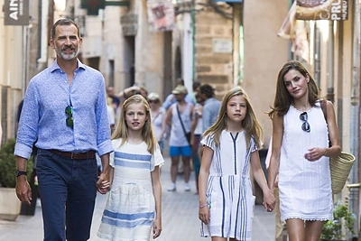 Ispanijos karališkoji pora – karalius Felipe VI su karaliene Letizia ir dukromis Sofia bei Leonora