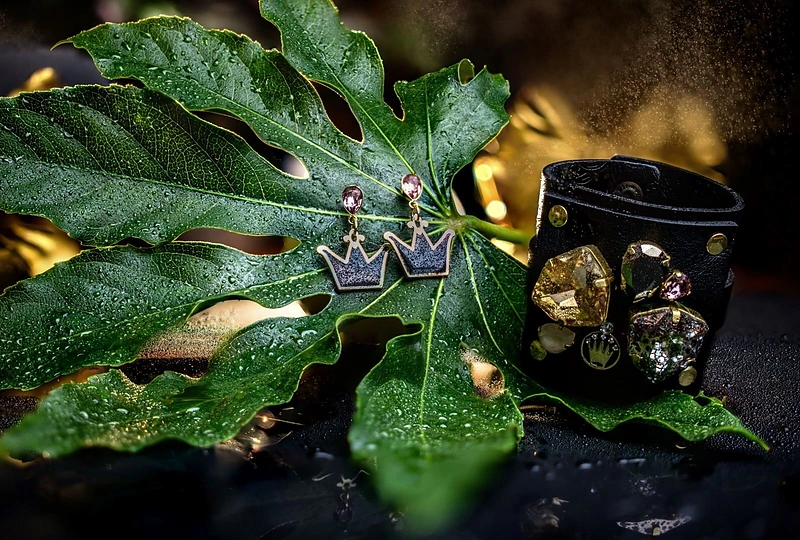 Simonos Brazdžionytės kurti papuošalai