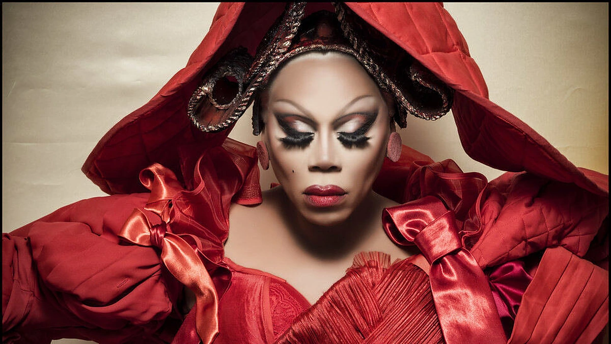 2018 metų "Pirelli" kalendoriui parinkta tema - "Alisa stebuklų šalyje"