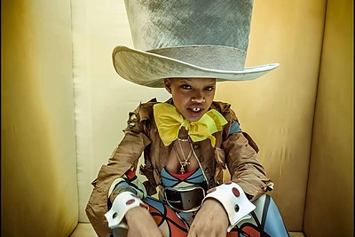 2018 metų "Pirelli" kalendoriui parinkta tema - "Alisa stebuklų šalyje"