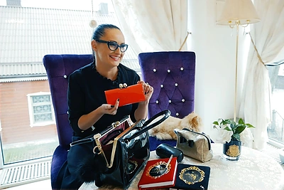 Žvaigždės rankinė: kam Ingai Budrienei reikalingos dvi prabangios darbo knygos?