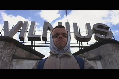 Tomo Sinickio vaizdo klipe "Vilnius" - ir garsūs žmonės