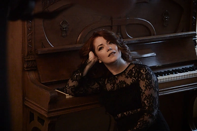 Žurnalo „Žmonės“ fotosesijos užkulisiuose Erica Jennings atskleidė visas savo paslaptis