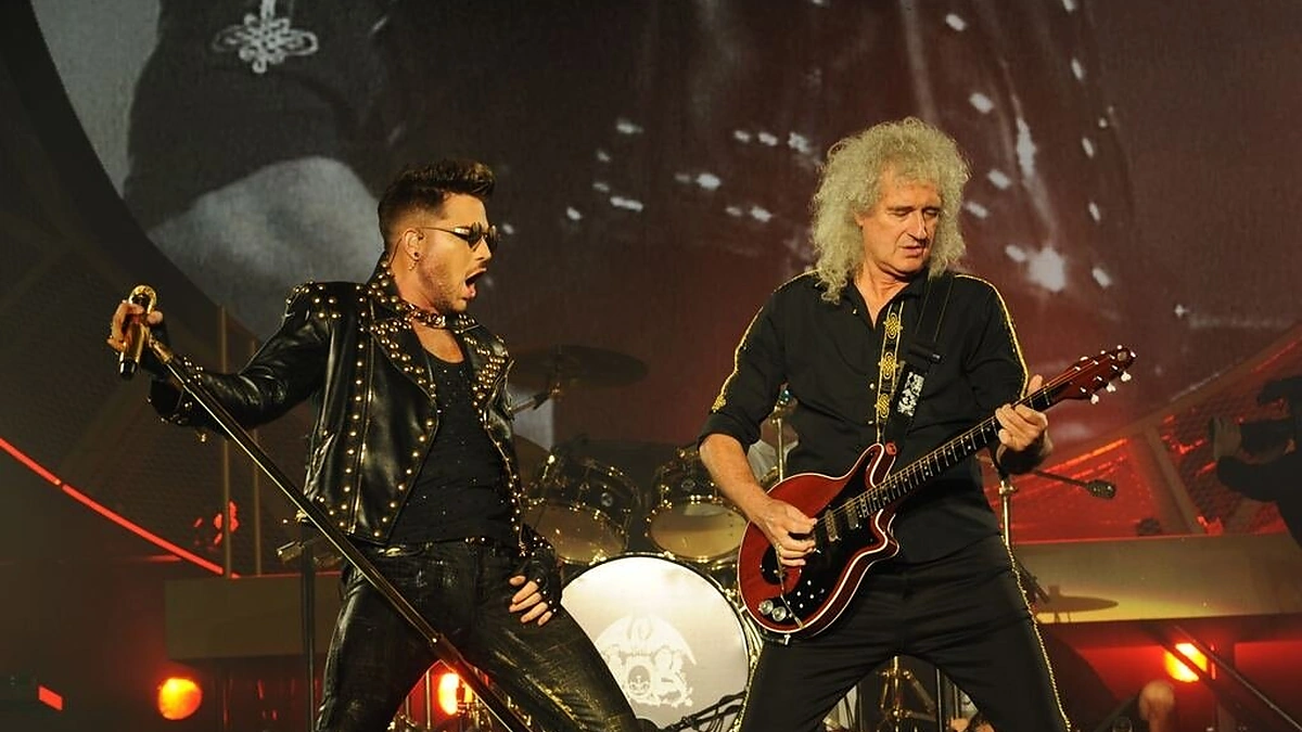 Adamas Lambertas ir Bryanas May'us