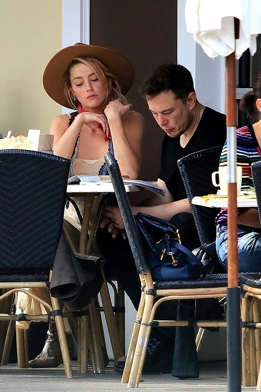 Amber Heard ir Elonas Muskas