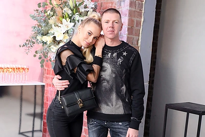 K. Lusaitė-Saulyna Mėnulyna į bičiulės parodą atvyko su viešumo vengiančiu vyru