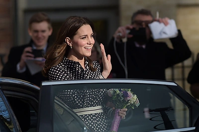 Viešumoje pasirodžiusi Catherine pakomentavo žinią apie princo Harry sužadėtuves