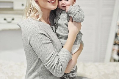 Augustė Vedrickaitė su sūnumi Arijumi