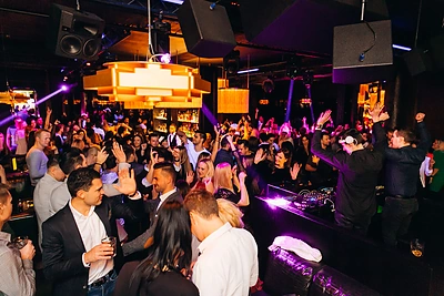 Akimirkos Vilniaus kokteilių bare "Pantera"